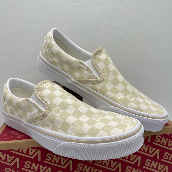 Vans WMNS Classic Slip-On
Checkerboard Stars Tan
VN000CT5JM9 Sneakers - Picture 4 of 16